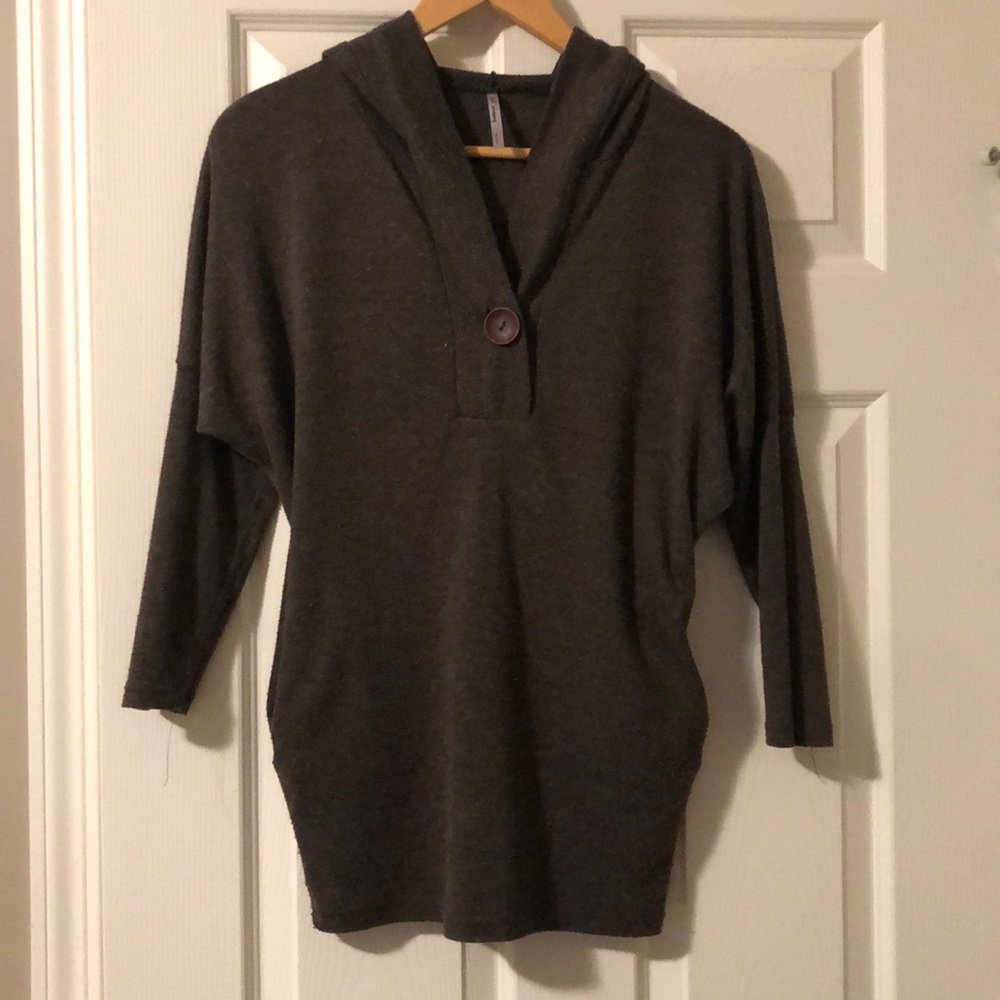Brown 3/4 sleeve Batwing Tunic with Hood S